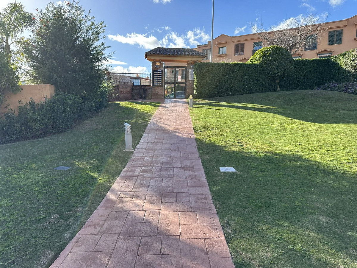 Se vende Apartamento Planta Media de 2 dormitorios en Costa Del Sol, Málaga, España