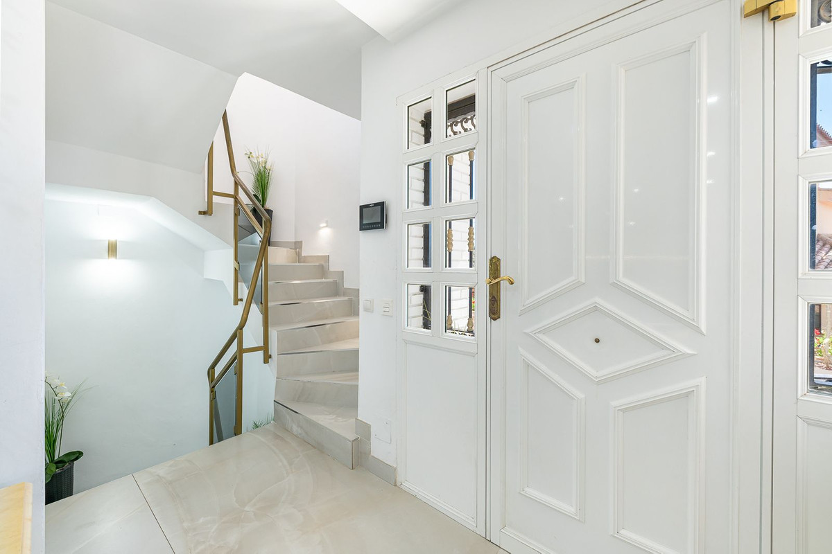 Se vende Villa - Chalet de 4 dormitorios en Costa Del Sol, Málaga, España