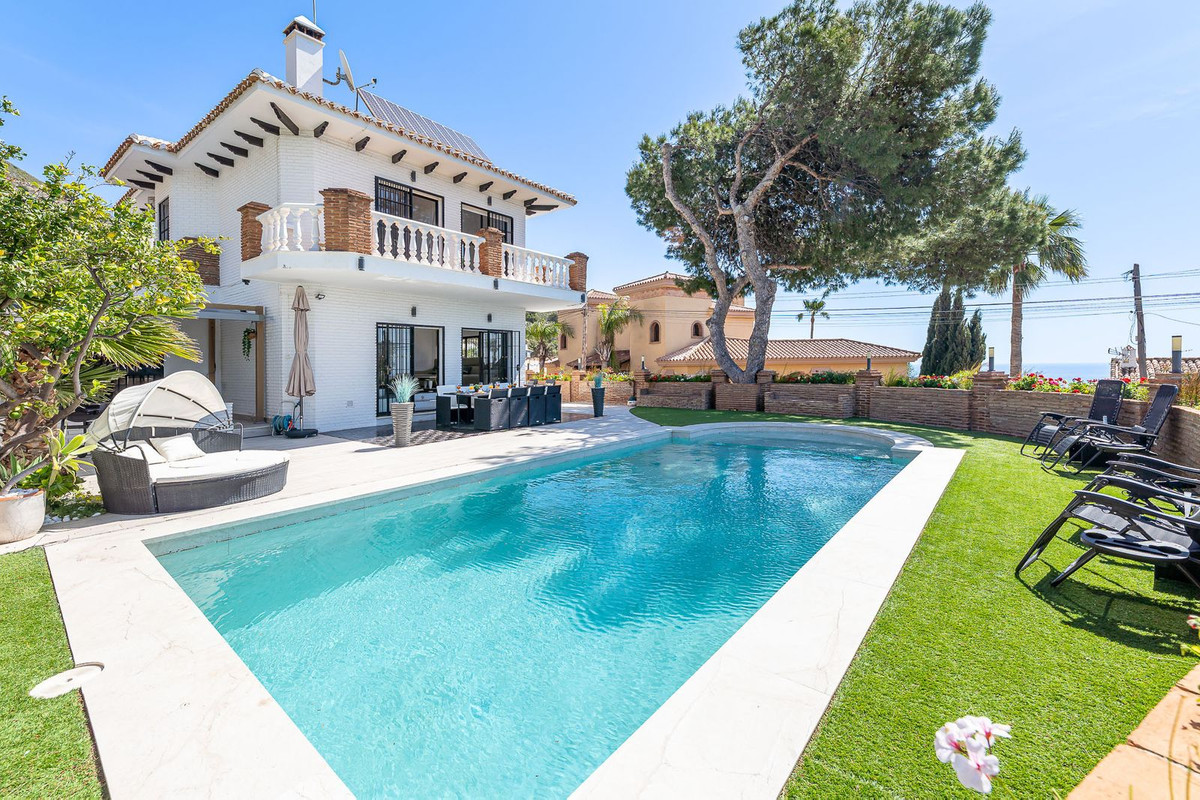 Se vende Villa - Chalet de 4 dormitorios en Costa Del Sol, Málaga, España