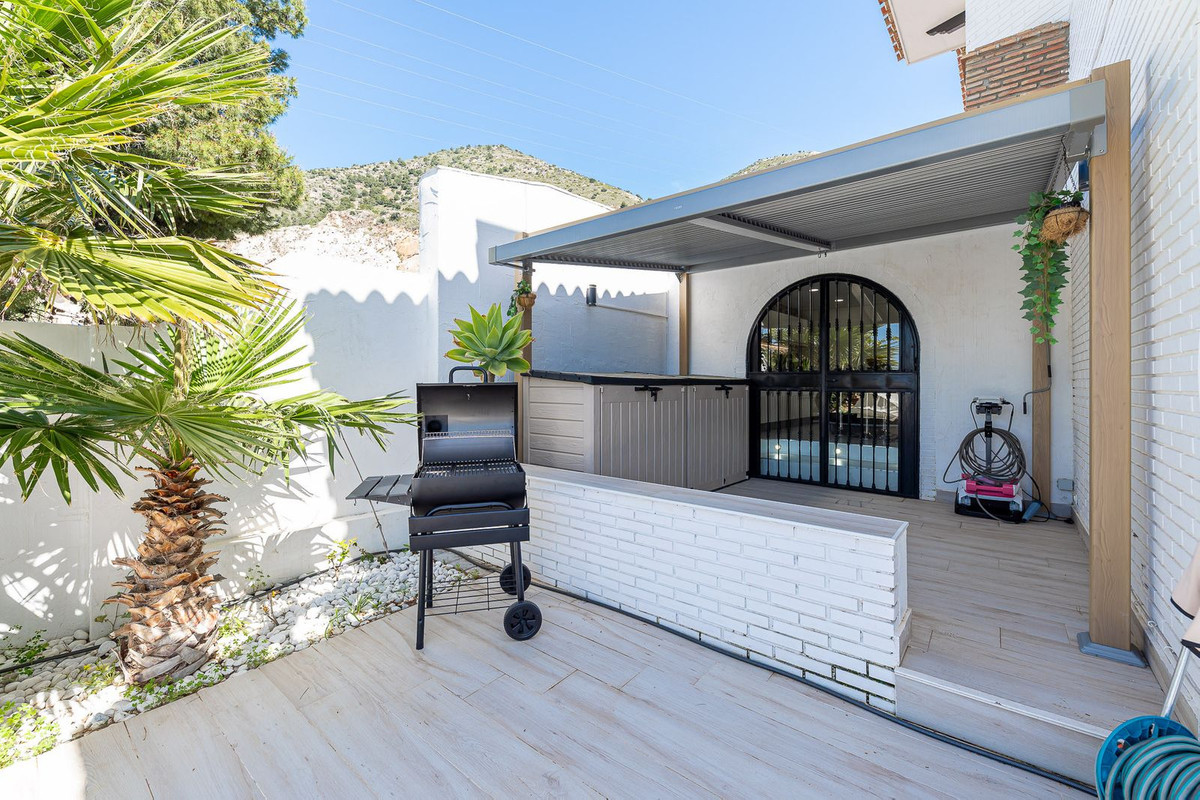 Se vende Villa - Chalet de 4 dormitorios en Costa Del Sol, Málaga, España