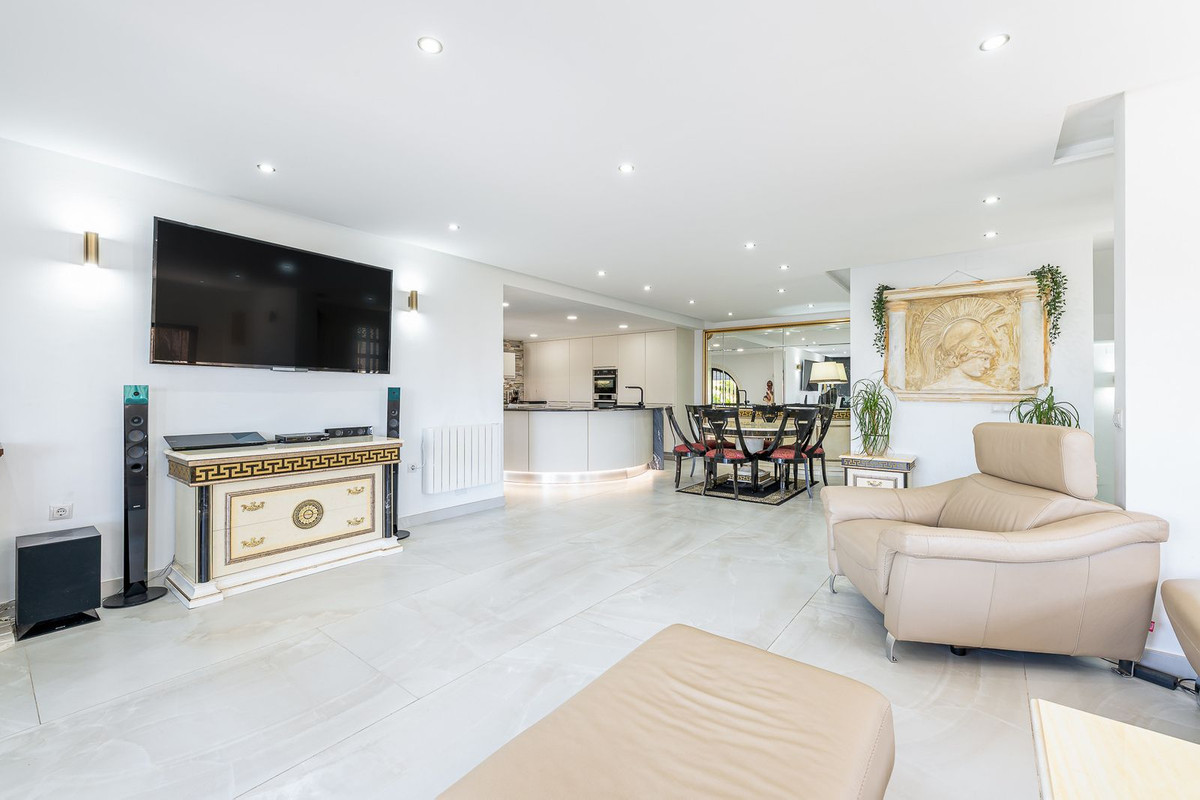 Se vende Villa - Chalet de 4 dormitorios en Costa Del Sol, Málaga, España