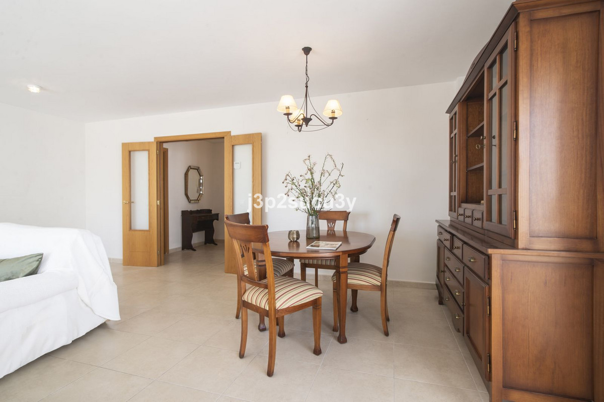 4 Bed Apartment for sale in La Campana Costa Del Sol, Málaga, Spain