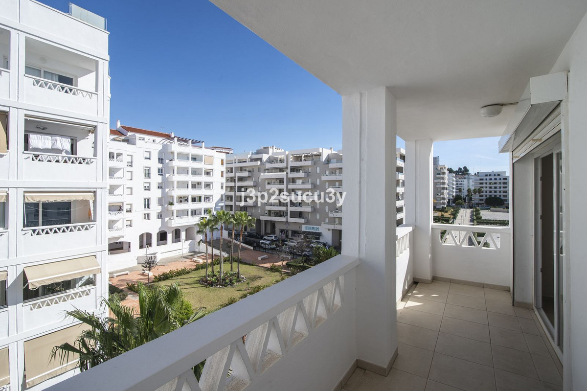 4 Bed Apartment for sale in La Campana Costa Del Sol, Málaga, Spain