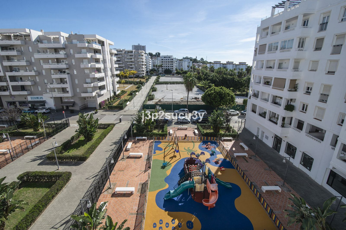 4 Bed Apartment for sale in La Campana Costa Del Sol, Málaga, Spain