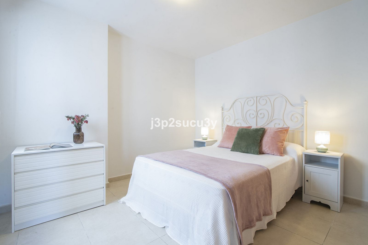 4 Bed Apartment for sale in La Campana Costa Del Sol, Málaga, Spain