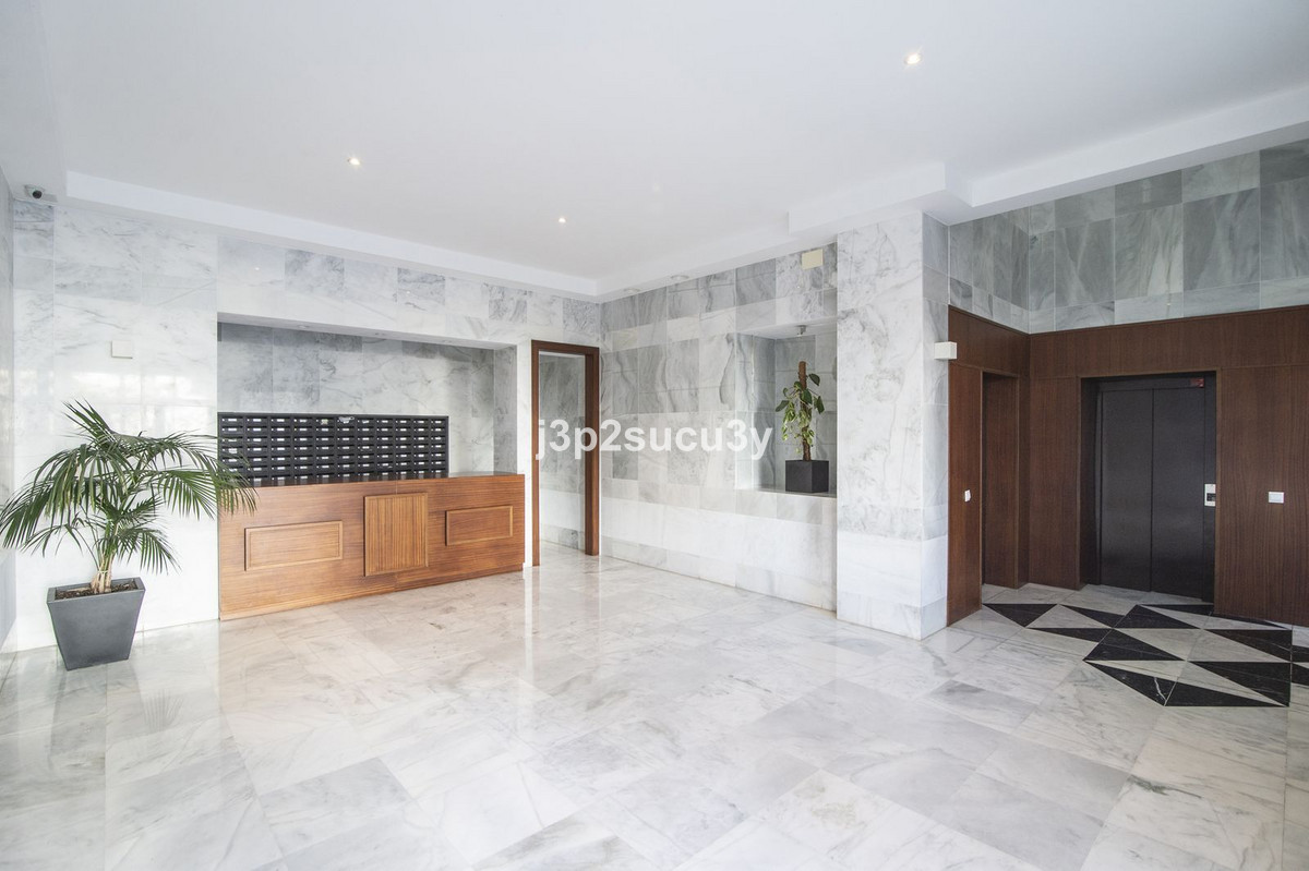4 Bed Apartment for sale in La Campana Costa Del Sol, Málaga, Spain