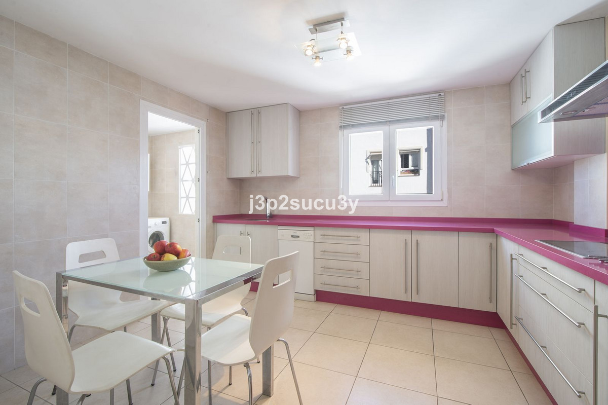 4 Bed Apartment for sale in La Campana Costa Del Sol, Málaga, Spain