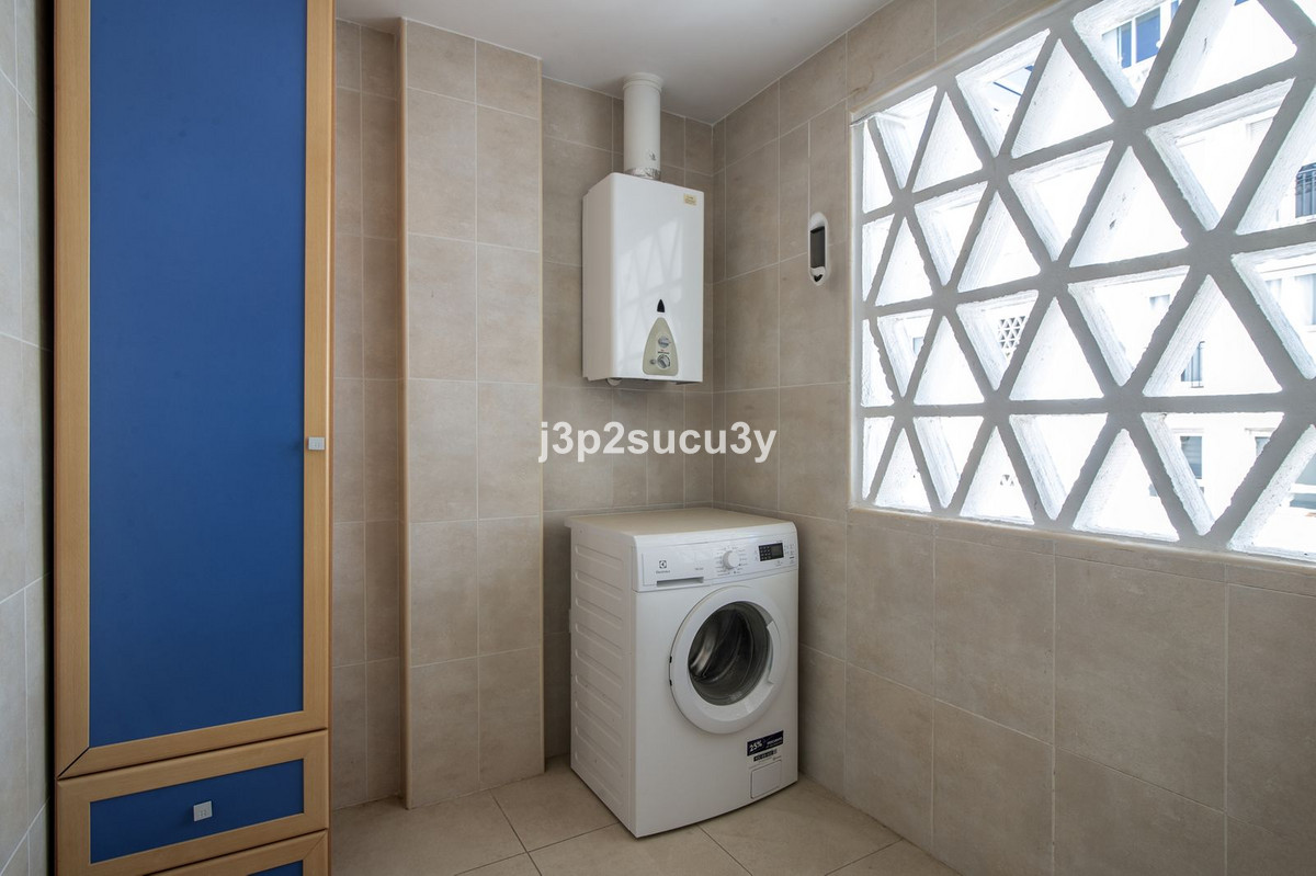 4 Bed Apartment for sale in La Campana Costa Del Sol, Málaga, Spain