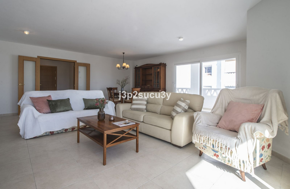 4 Bed Apartment for sale in La Campana Costa Del Sol, Málaga, Spain