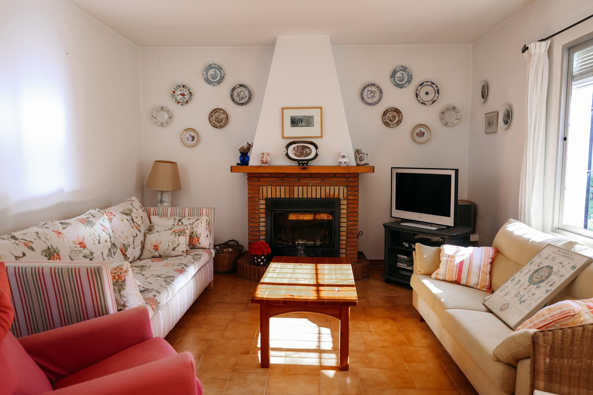 5 Bed Townhouse for sale in Alhaurín El Grande Costa Del Sol, Málaga, Spain