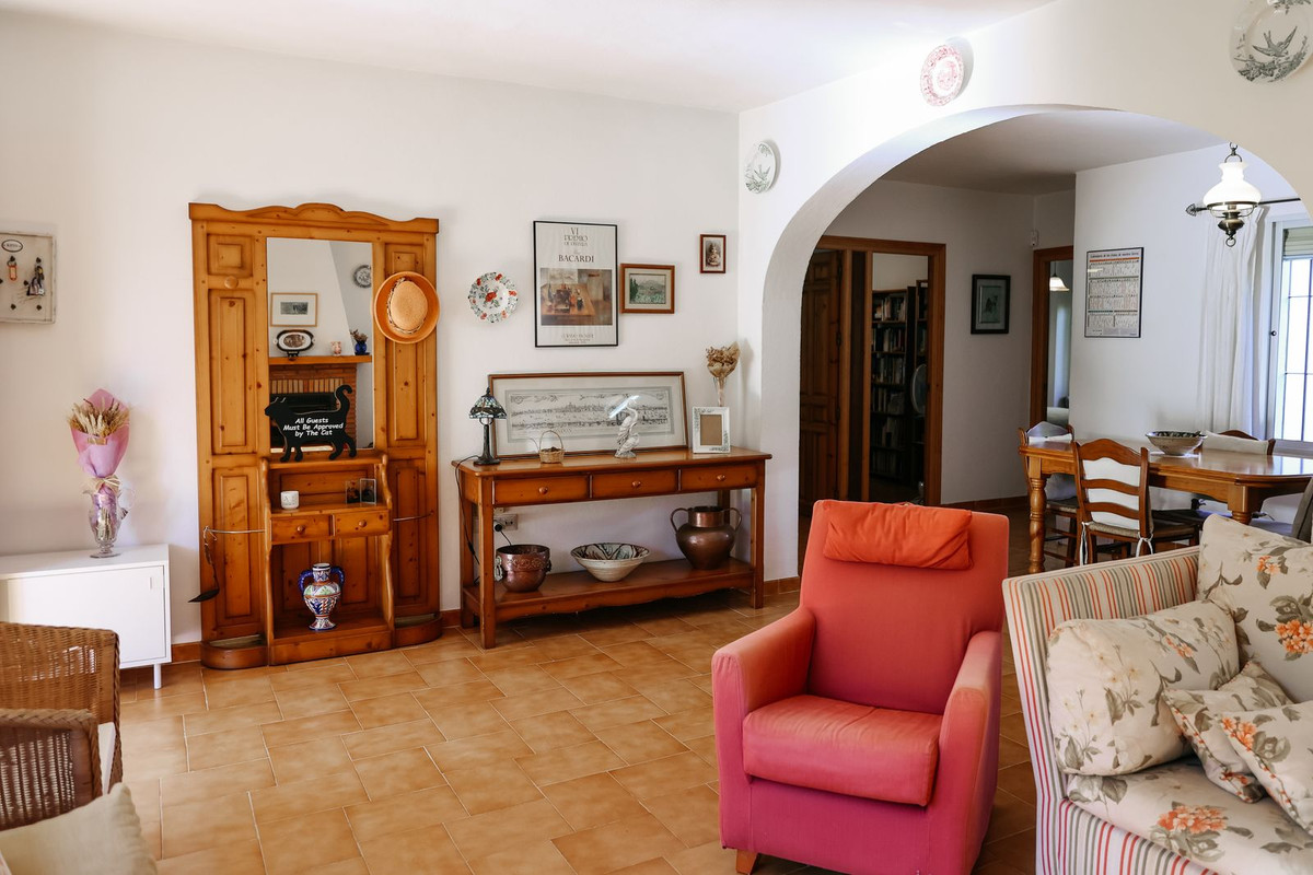 5 Bed Townhouse for sale in Alhaurín El Grande Costa Del Sol, Málaga, Spain