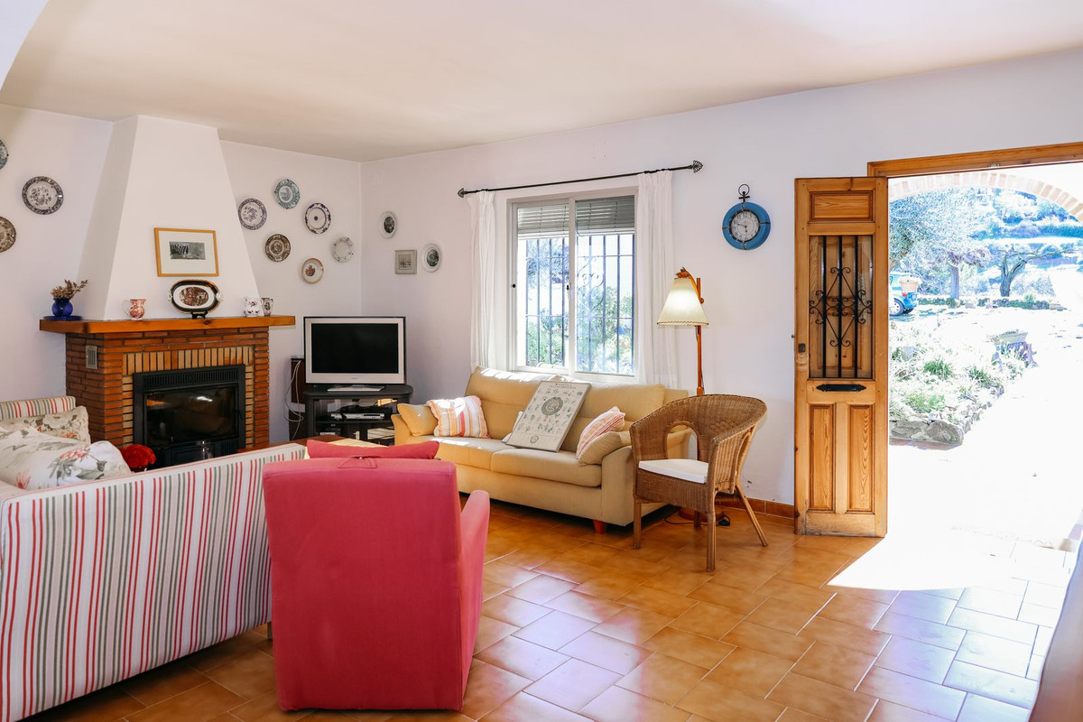 5 Bed Townhouse for sale in Alhaurín El Grande Costa Del Sol, Málaga, Spain