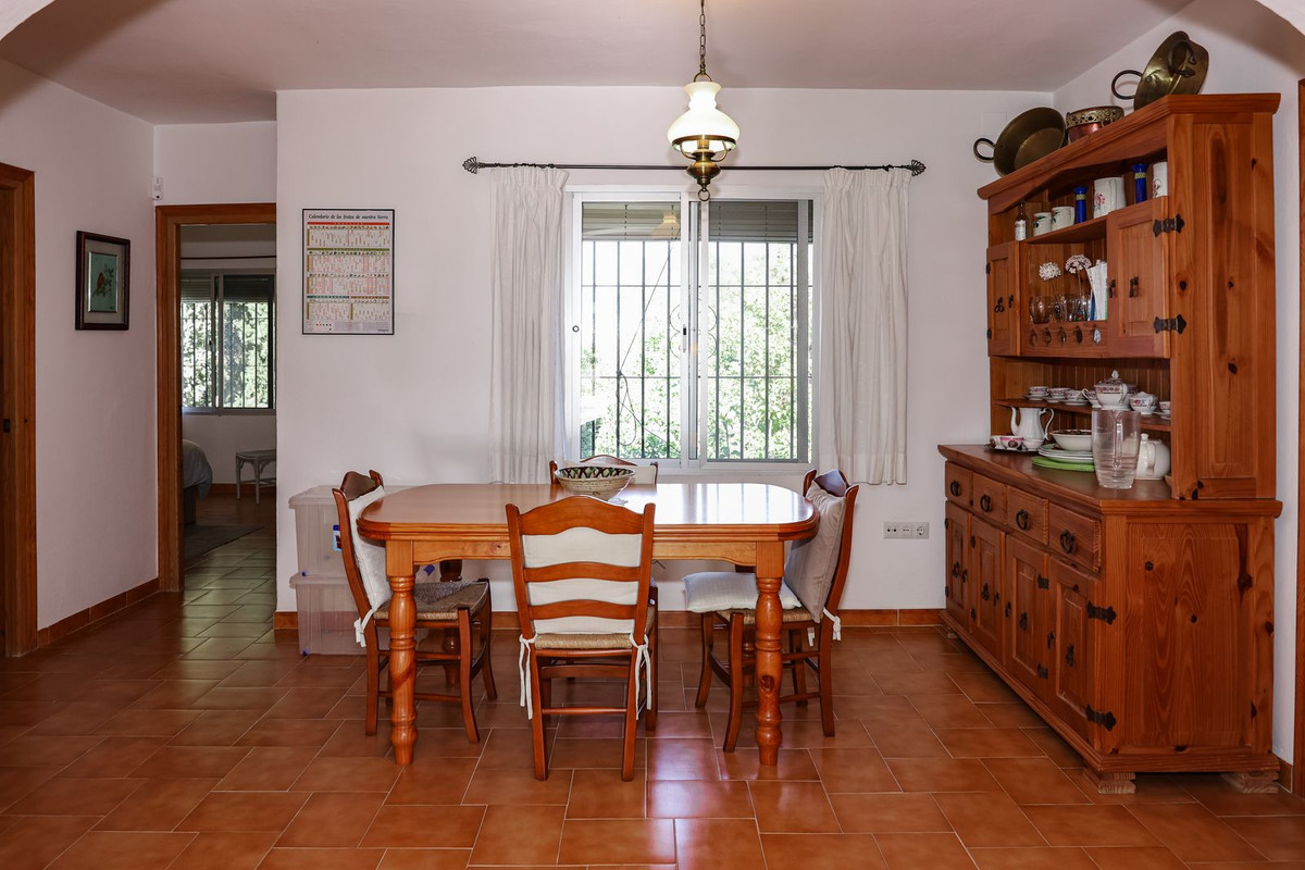5 Bed Townhouse for sale in Alhaurín El Grande Costa Del Sol, Málaga, Spain
