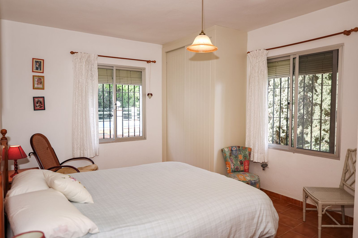 5 Bed Townhouse for sale in Alhaurín El Grande Costa Del Sol, Málaga, Spain