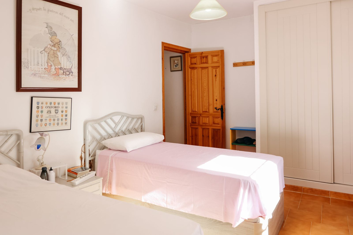 5 Bed Townhouse for sale in Alhaurín El Grande Costa Del Sol, Málaga, Spain