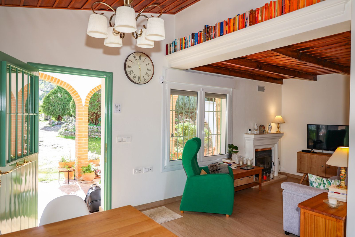 5 Bed Townhouse for sale in Alhaurín El Grande Costa Del Sol, Málaga, Spain