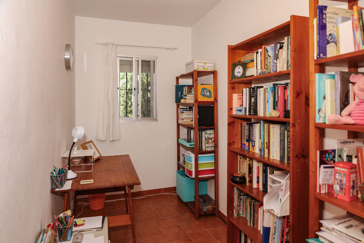 5 Bed Townhouse for sale in Alhaurín El Grande Costa Del Sol, Málaga, Spain
