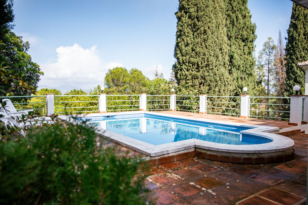 5 Bed Townhouse for sale in Alhaurín El Grande Costa Del Sol, Málaga, Spain
