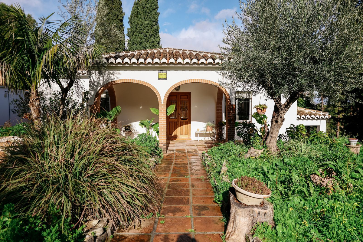 5 Bed Townhouse for sale in Alhaurín El Grande Costa Del Sol, Málaga, Spain