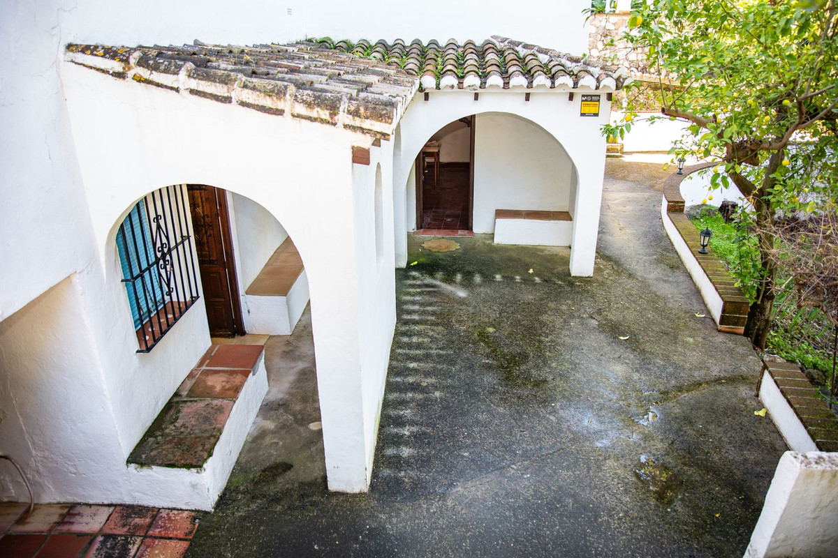 5 Bed Townhouse for sale in Alhaurín El Grande Costa Del Sol, Málaga, Spain