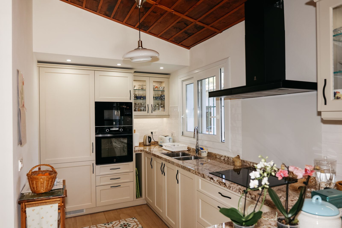 5 Bed Townhouse for sale in Alhaurín El Grande Costa Del Sol, Málaga, Spain