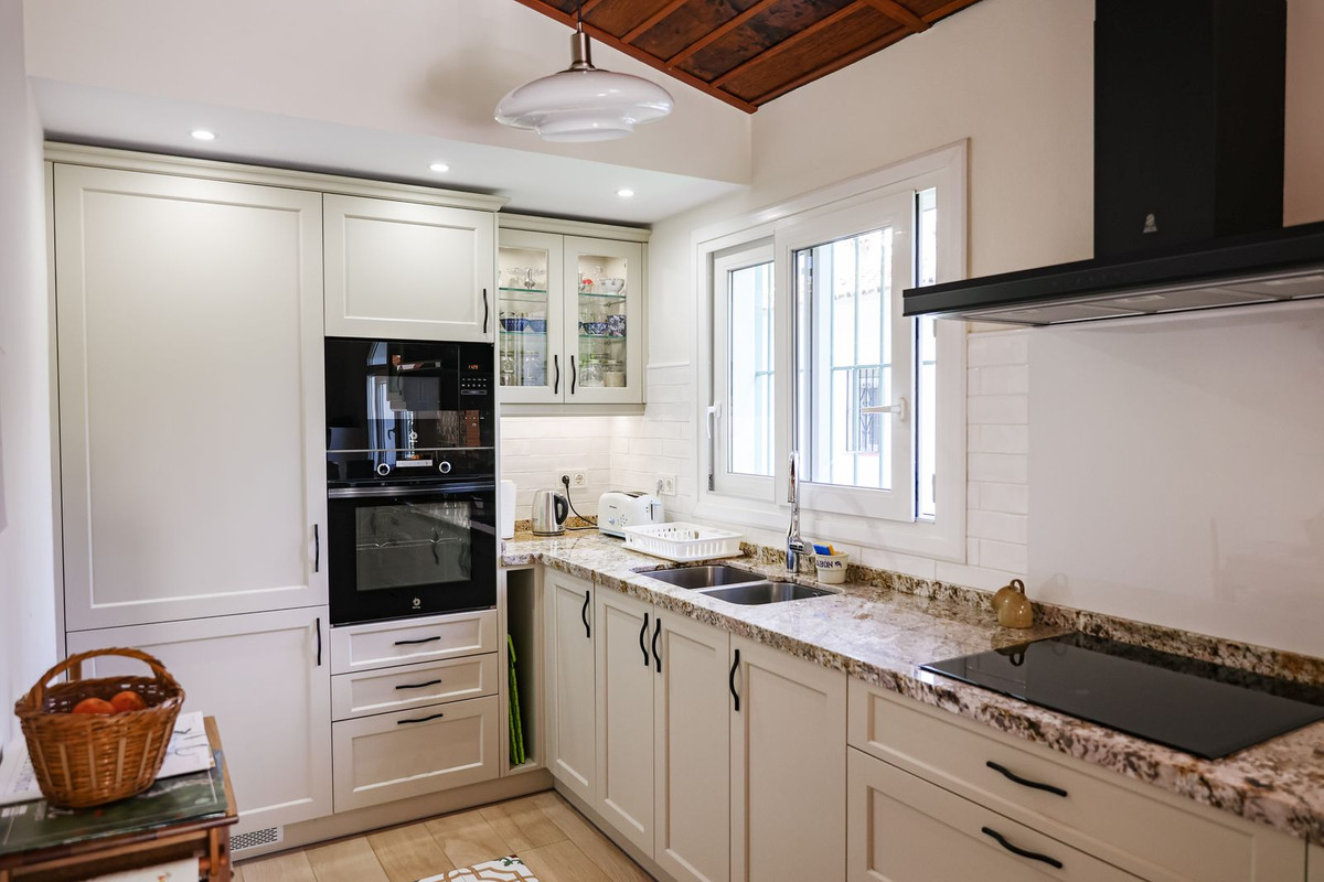 5 Bed Townhouse for sale in Alhaurín El Grande Costa Del Sol, Málaga, Spain