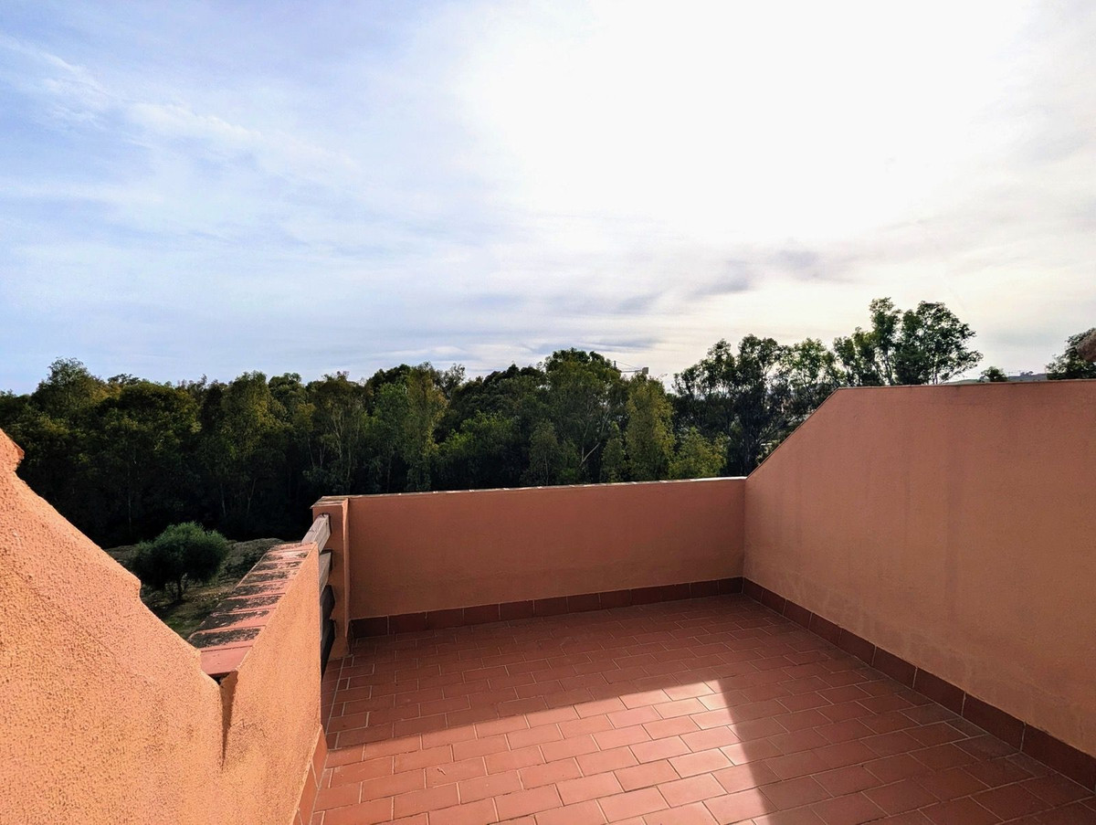 3 Bed Apartment for sale in Casares Costa Del Sol, Málaga, Spain