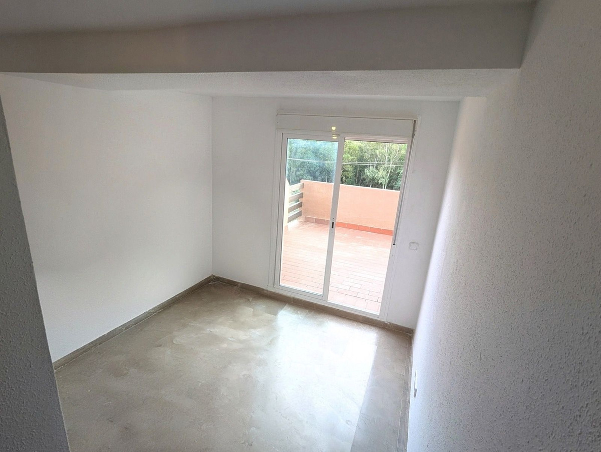 3 Bed Apartment for sale in Casares Costa Del Sol, Málaga, Spain