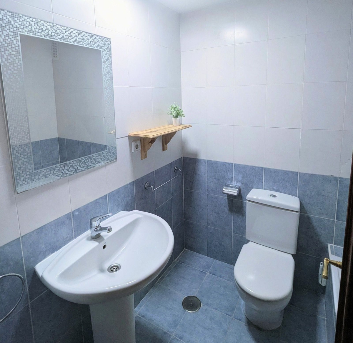 3 Bed Apartment for sale in Casares Costa Del Sol, Málaga, Spain