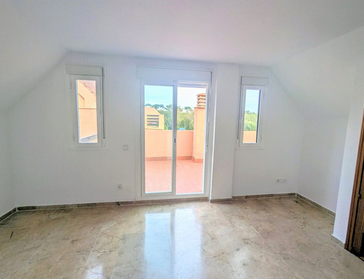 3 Bed Apartment for sale in Casares Costa Del Sol, Málaga, Spain