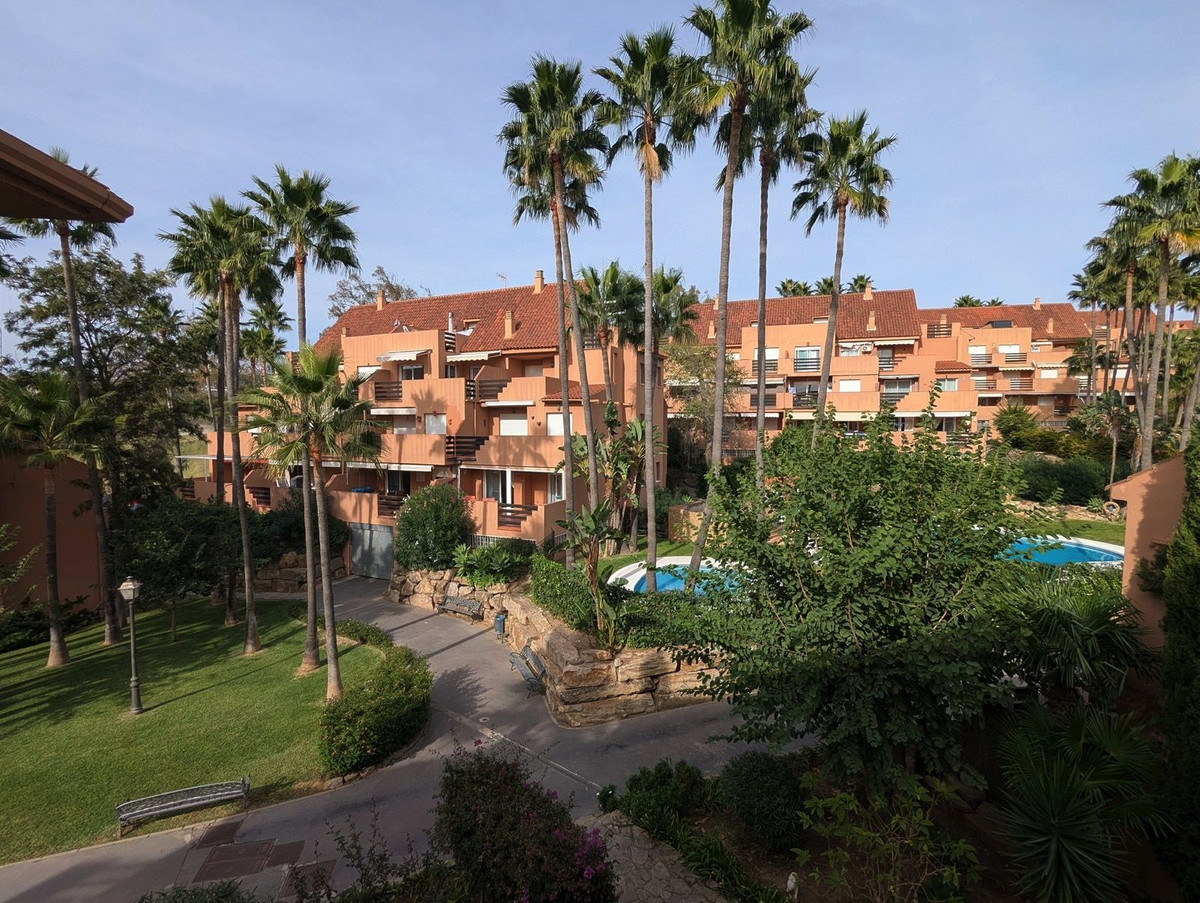 3 Bed Apartment for sale in Casares Costa Del Sol, Málaga, Spain