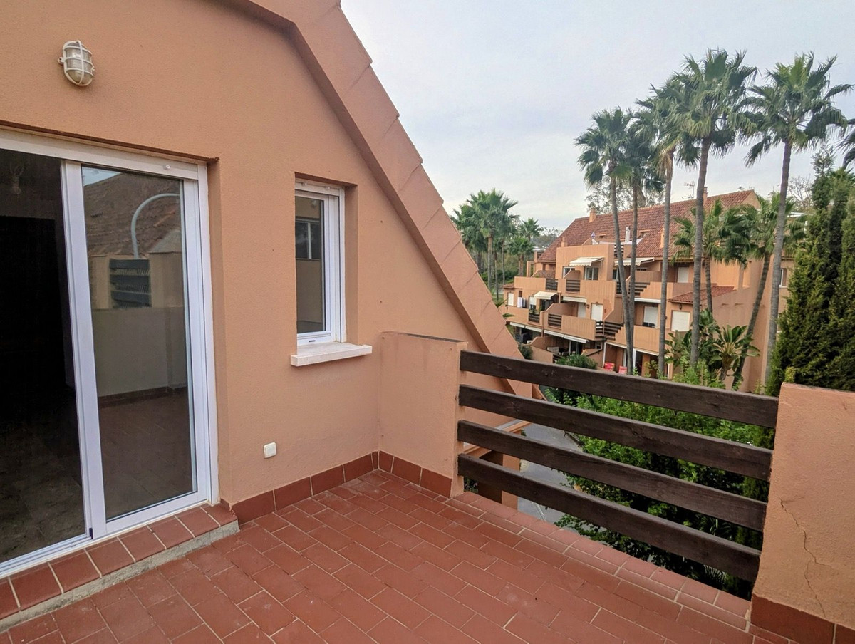 3 Bed Apartment for sale in Casares Costa Del Sol, Málaga, Spain