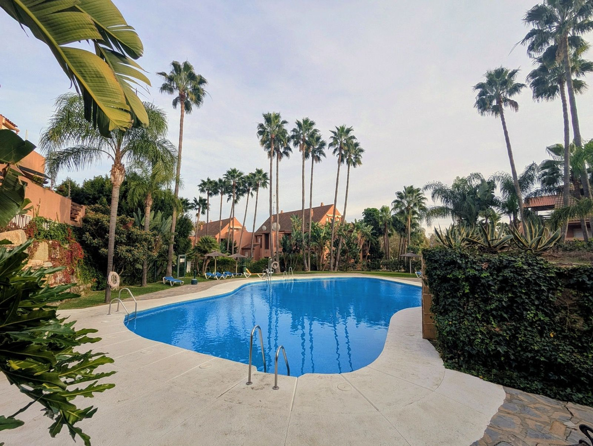3 Bed Apartment for sale in Casares Costa Del Sol, Málaga, Spain