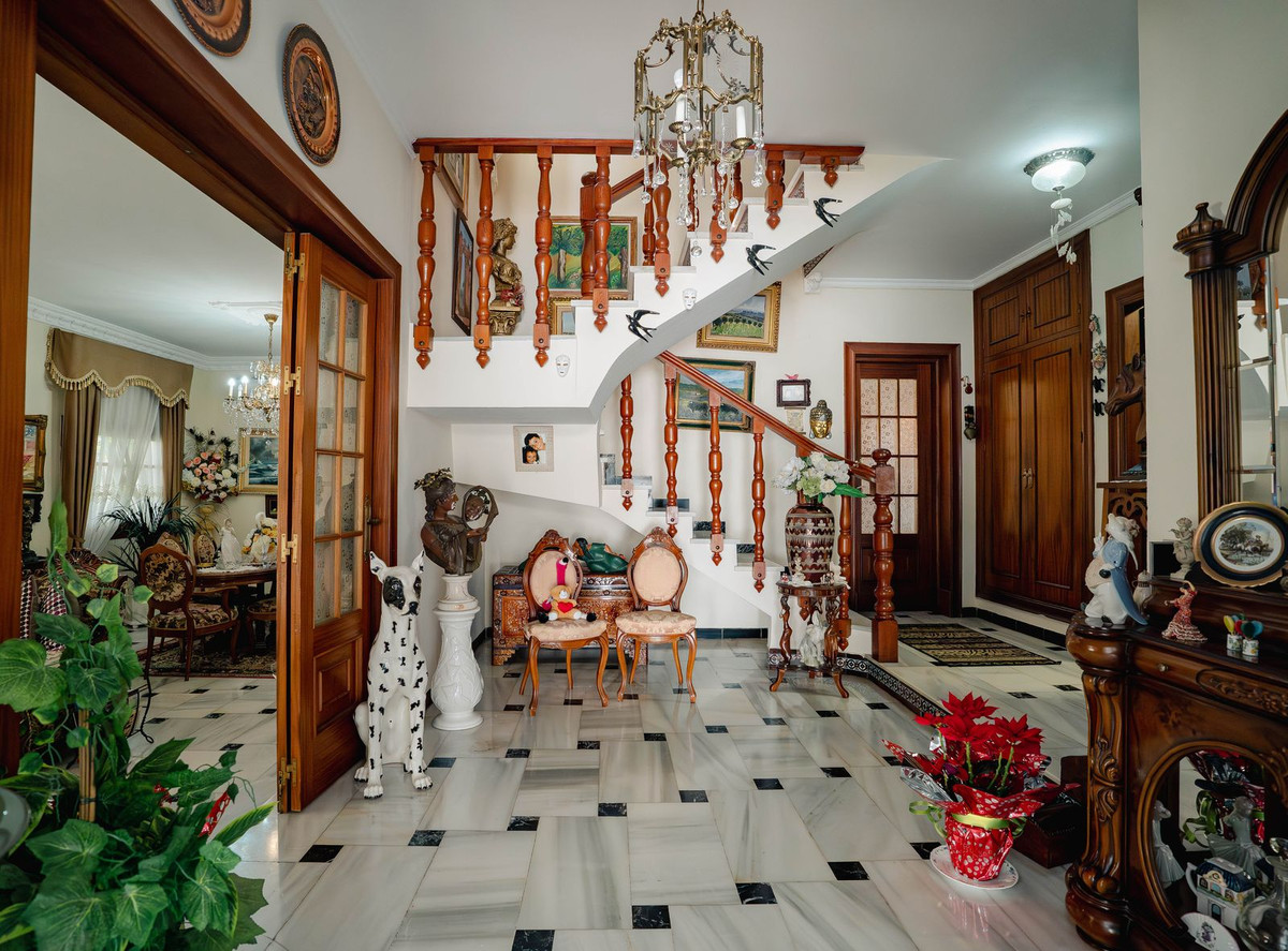 5 Bed Townhouse for sale in Los Pacos Costa Del Sol, Málaga, Spain