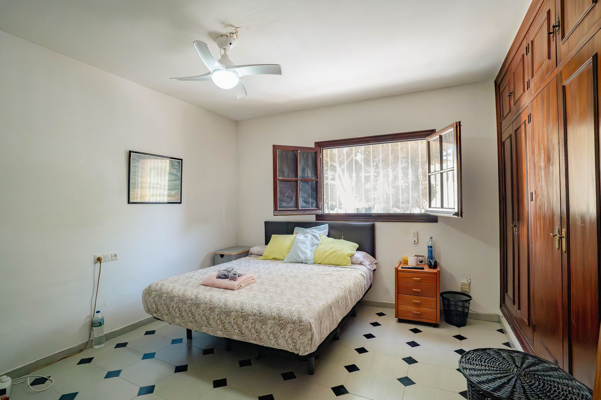 5 Bed Townhouse for sale in Los Pacos Costa Del Sol, Málaga, Spain