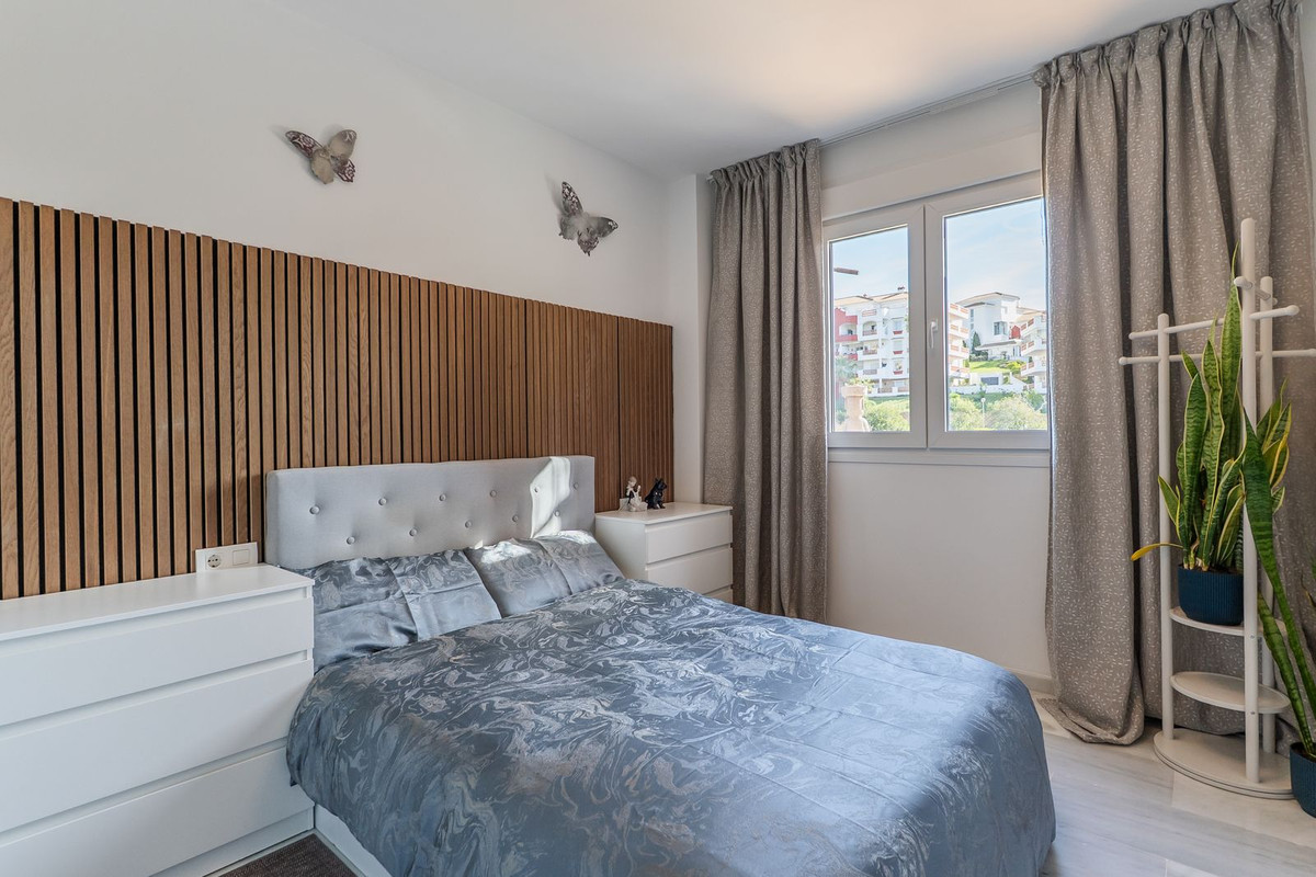 Se vende Apartamento Planta Media de 2 dormitorios en Costa Del Sol, Málaga, España