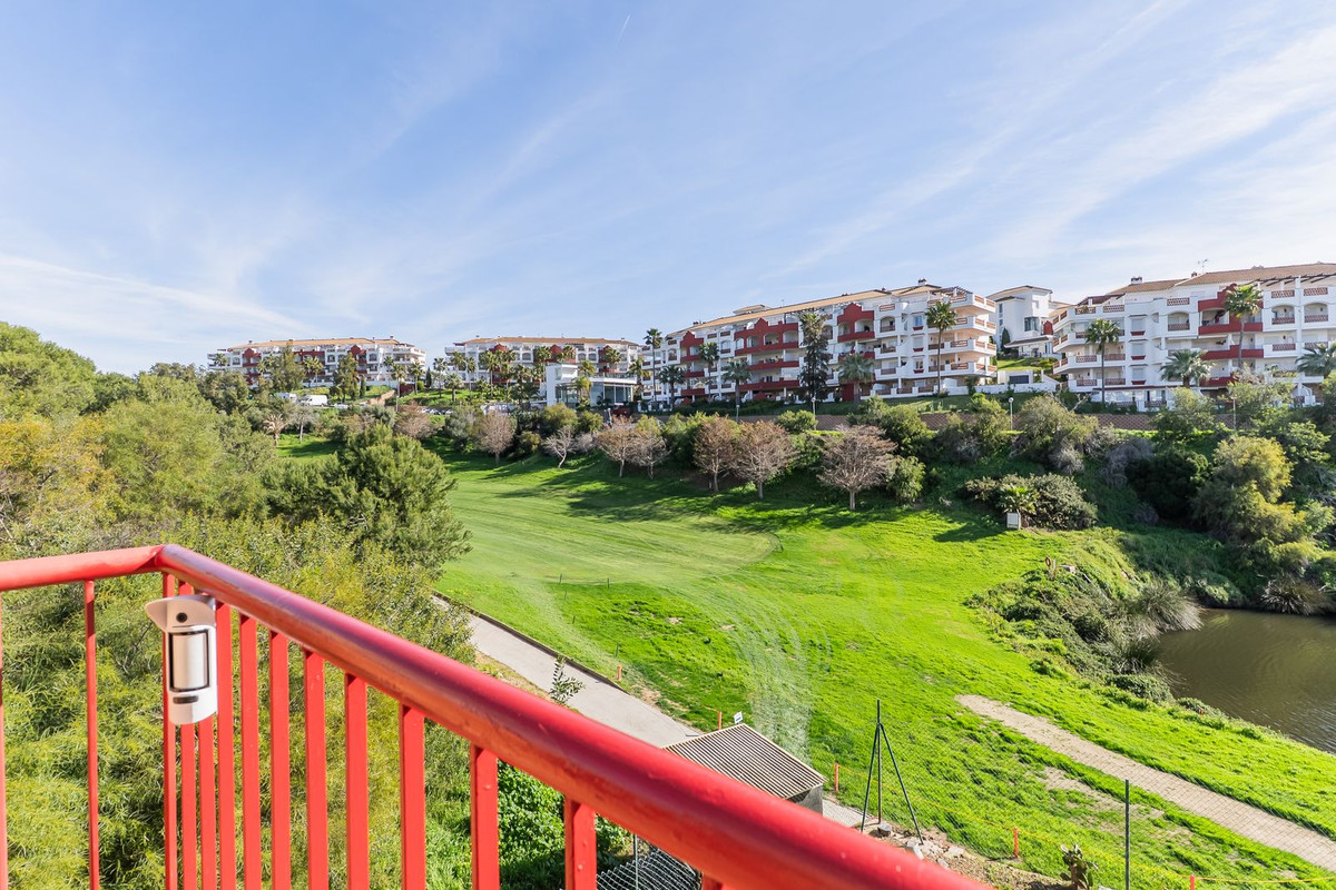 Se vende Apartamento Planta Media de 2 dormitorios en Costa Del Sol, Málaga, España