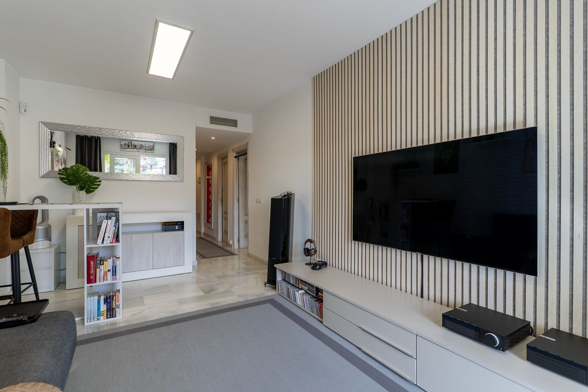 Se vende Apartamento Planta Media de 2 dormitorios en Costa Del Sol, Málaga, España