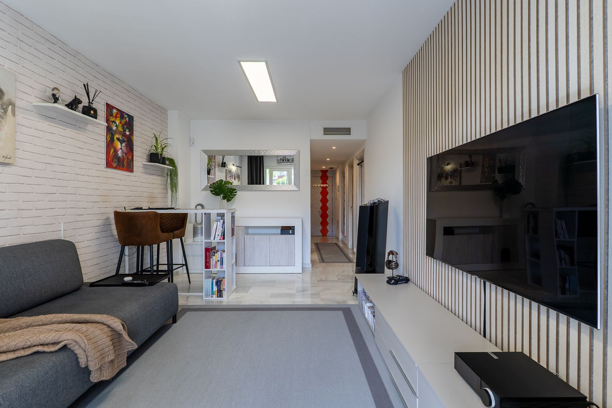 Se vende Apartamento Planta Media de 2 dormitorios en Costa Del Sol, Málaga, España