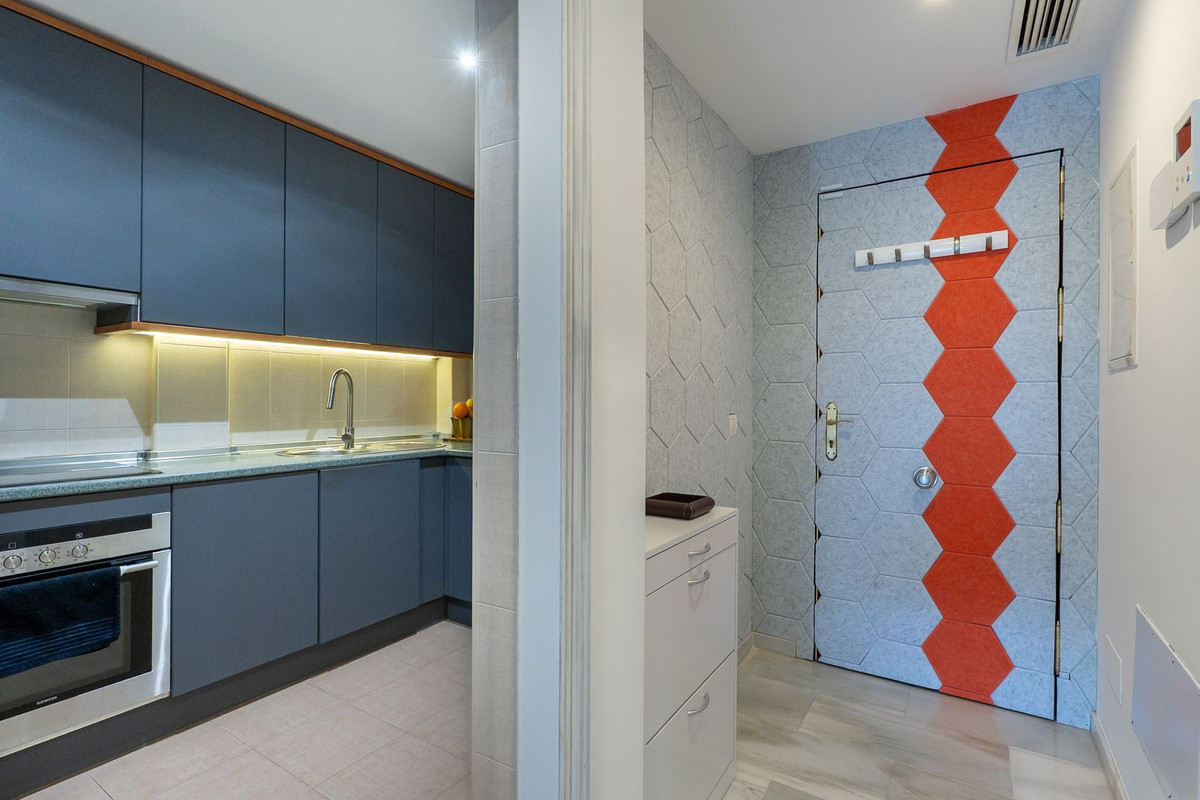 Se vende Apartamento Planta Media de 2 dormitorios en Costa Del Sol, Málaga, España