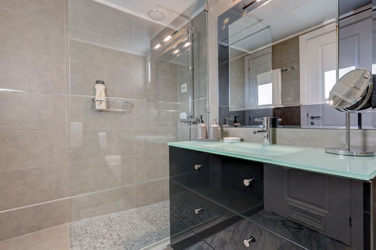 5 Bed Apartment for sale in Bahía De Marbella Costa Del Sol, Málaga, Spain