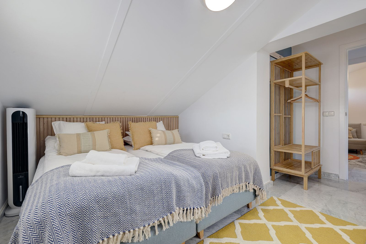 5 Bed Apartment for sale in Bahía De Marbella Costa Del Sol, Málaga, Spain