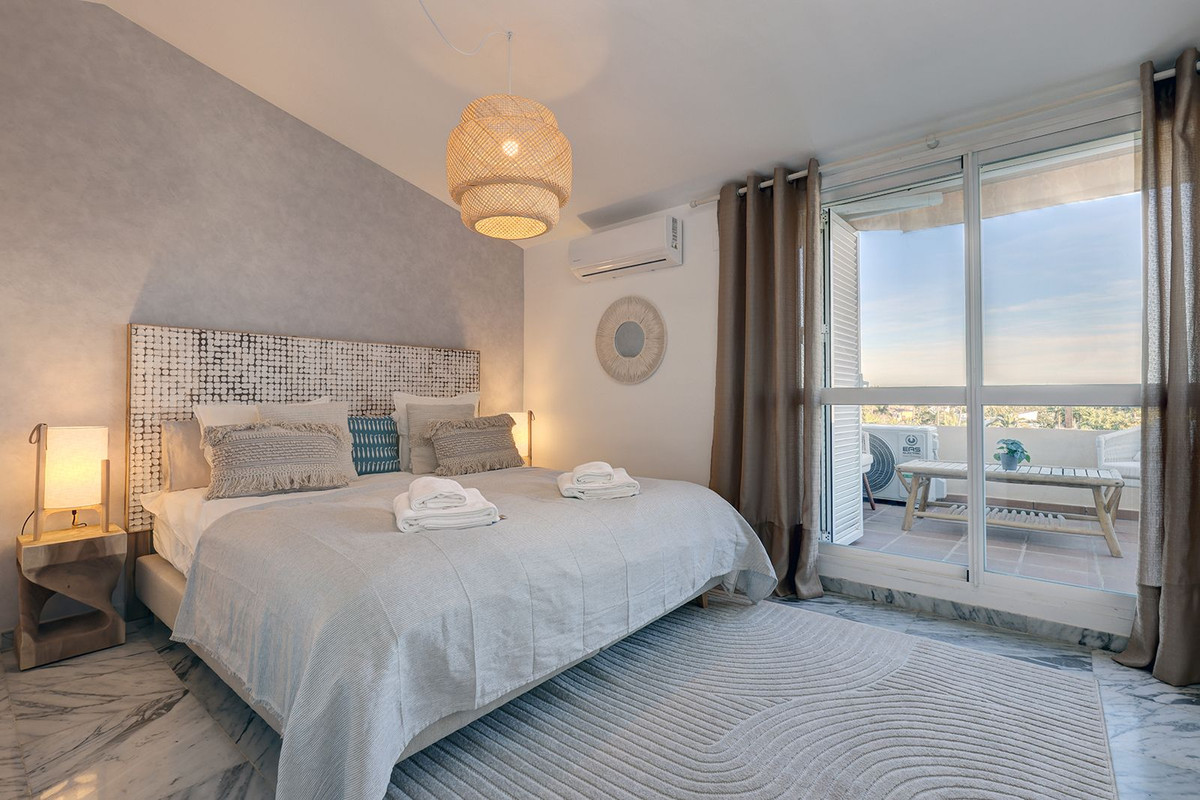 5 Bed Apartment for sale in Bahía De Marbella Costa Del Sol, Málaga, Spain
