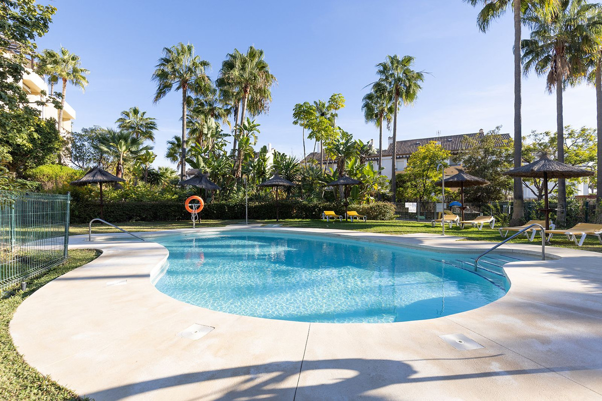 5 Bed Apartment for sale in Bahía De Marbella Costa Del Sol, Málaga, Spain