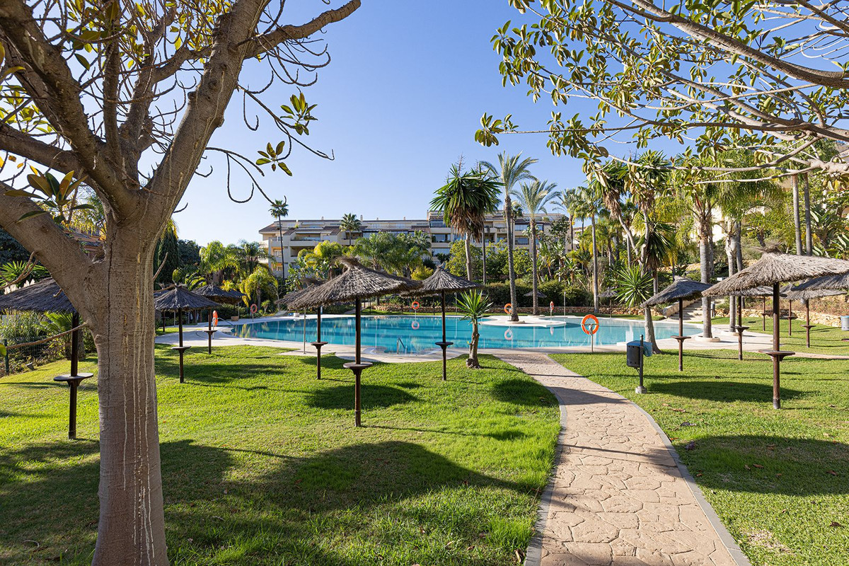 5 Bed Apartment for sale in Bahía De Marbella Costa Del Sol, Málaga, Spain