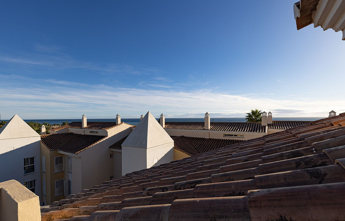 5 Bed Apartment for sale in Bahía De Marbella Costa Del Sol, Málaga, Spain