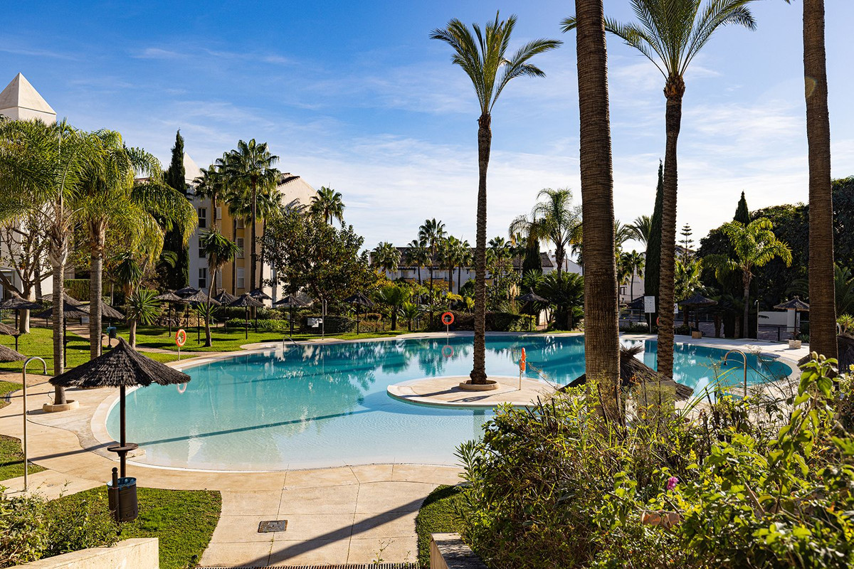 5 Bed Apartment for sale in Bahía De Marbella Costa Del Sol, Málaga, Spain