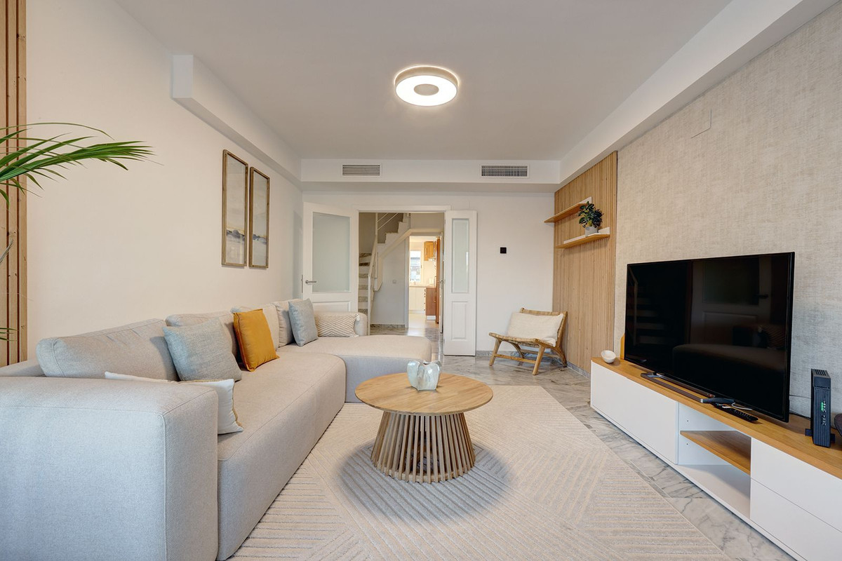 5 Bed Apartment for sale in Bahía De Marbella Costa Del Sol, Málaga, Spain