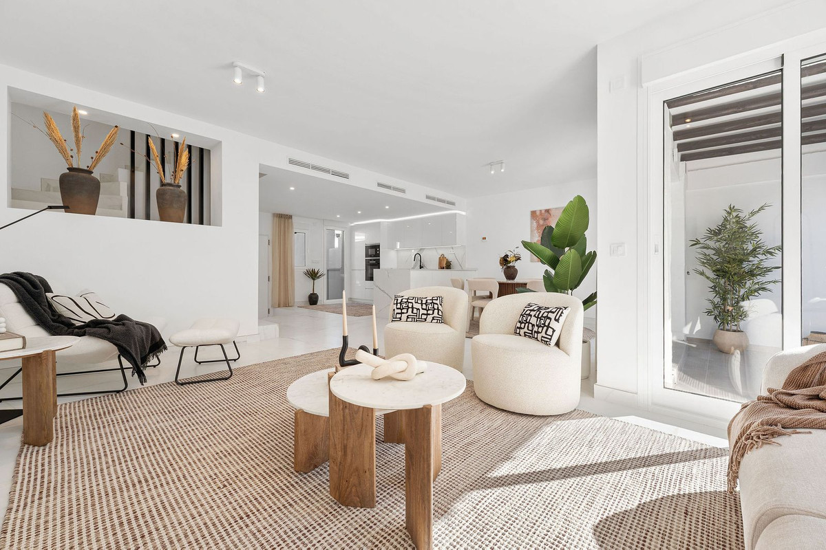 3 Bed Townhouse for sale in Nueva Andalucía Costa Del Sol, Málaga, Spain