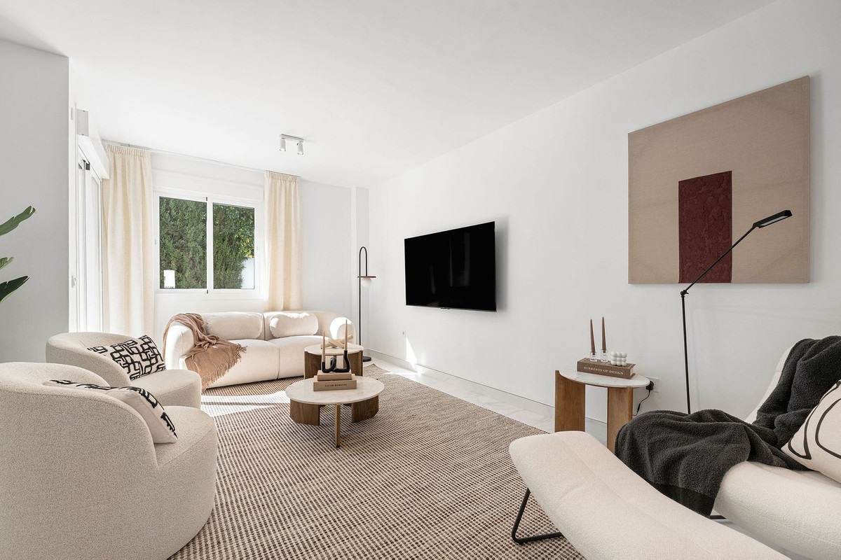 3 Bed Townhouse for sale in Nueva Andalucía Costa Del Sol, Málaga, Spain